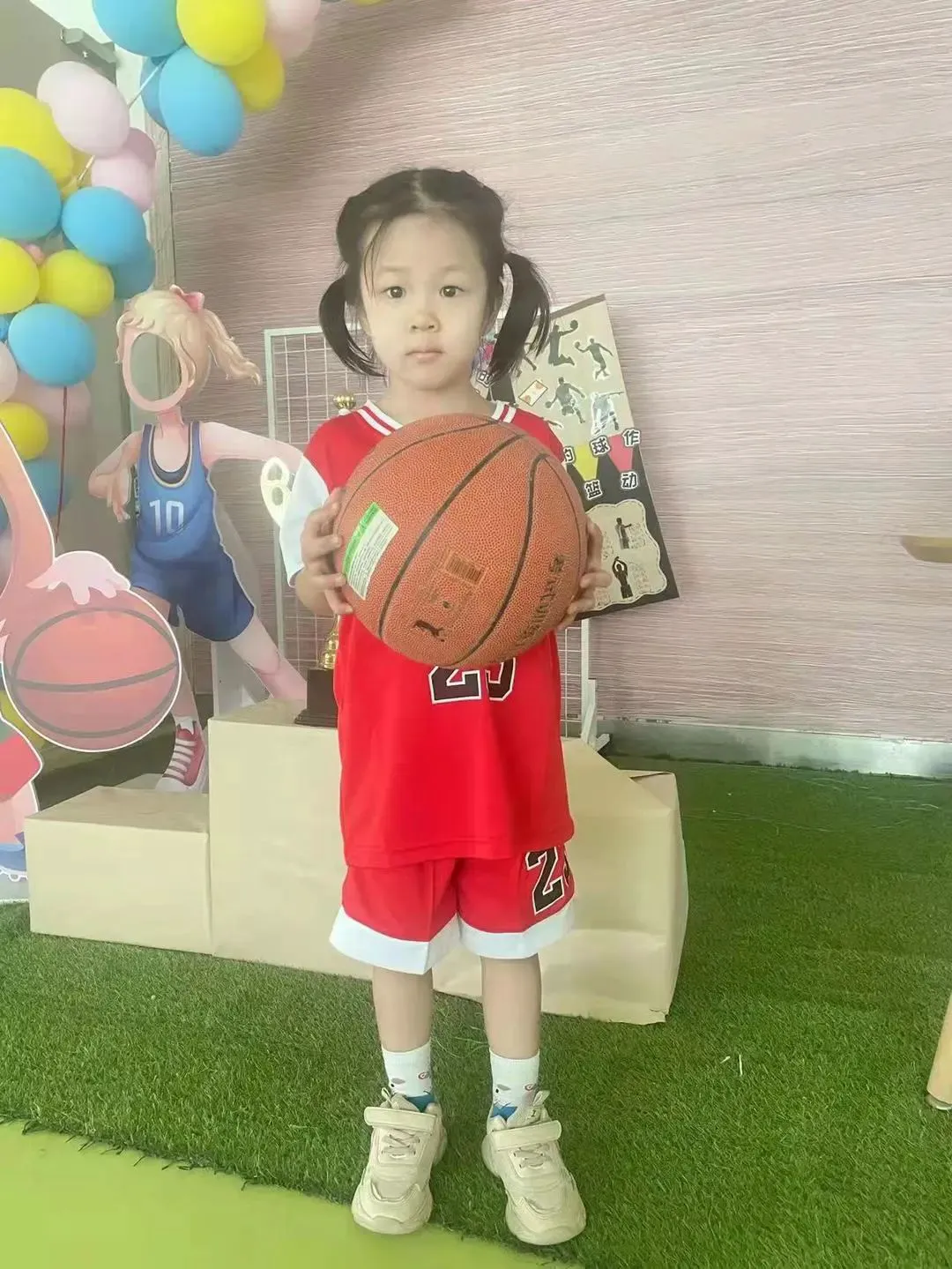 儿童如何在游戏中学习篮球技术_1